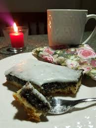 Mohn sieht nicht nur wunderbar aus, wenn er auf den feldern blüht, er eignet sich auch ganz wunderbar als zutat für die leckersten. Mohn Hefe Kuchen Archive Vegan Und Munter