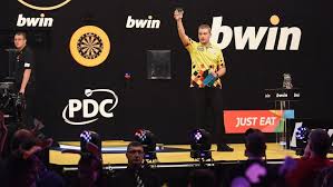 Keep an eye on our facebook page and website to find out when you can meet dancing dimitri van den bergh in a darts exhibition in your neighbourhood!!! Belgische Darter Deelt Aangrijpend Verhaal Darts Telegraaf Nl