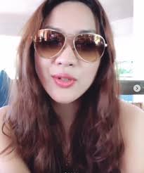 Ketika senang maka bergembiralah secukupnya, pun sama halnya ketika sedang bersedih. Linda Nanuwil Mahu Aktif Kembali Selepas Dirundung Kesedihan Gosip Tempatan Gosip Forum Cari Infonet