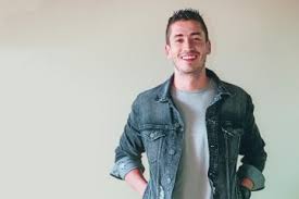 The 1980s was the decade of big hair, big phones, pastel suits, cabbage patch kids, rubik's cubes, yuppies, air jordans, shoulder pads and pac man. Juan Pablo Urrego Habla Sobre Su Protagonico En Amigo De Nadie