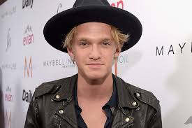 Cody simpson ist 16 jahre jung, ein begnadeter songwriter und entertainer. Cody Simpson Debuts New Song Flower Listen