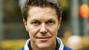 Prins Oscar bland höstlöven