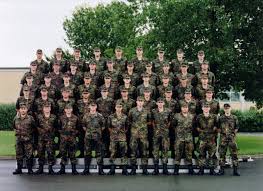 In den folgenden drei jahrzehnten gab es weder in deutschland, österreich, noch in der schweiz zeitumstellungen, erst 1979 drehte österreich als erstes der drei länder wieder an der uhr. Zug Militar Wikipedia