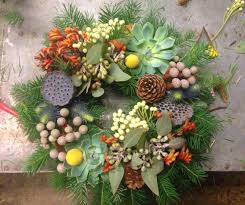 Australian Native Themed Christmas Wreath Christmas Wreaths Australian Christmas Christmas Flower Arrangements