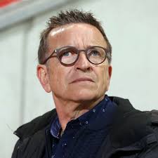 Nach Impfpass-Betrug: Ex-Werder-Profi Norbert Meier fordert zweite Chance  für Markus Anfang