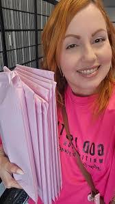 Linnette Perez's Instagram, Twitter & Facebook