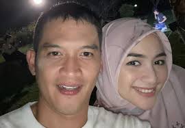 Pasalnya, aktor berusia 34 tahun tersebut dikabarkan telah. Pk2qt8hxadxppm