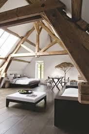 Quand on s'occupe de l'agencement d'une chambre sous les combles, on doit prêter attention à quelques points essentiels. Tout Pour Votre Chambre Mansardee En Photos Et Videos
