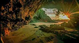 Objek wisata pantai ini tidak menerapkan batasan kunjungan. Lokasi Pantai Karang Bolong Kebumen Harga Tiket Alamat Lengkap Dan Spot Foto Ruangdiary Com