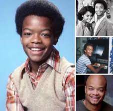 Nacido en esta fecha Willis!!! También conocido como Todd Bridges. Su papel  como el hermano mayor de Arnold en A Different Strokes es inolvidable.  Representó la calma y la calma de su
