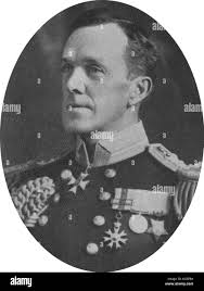 Royal navy ww1 officer royal hi-res stock photography and images