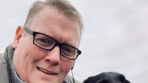 Dennis Wesley's Instagram, Twitter & Facebook