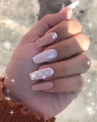 Unas De Acrilico Rosa In 2020 Sassy Nails Pink Acrylic Nails Rhinestone Nails