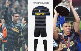 Stai zitto! | l'arbitro ammonisce il tecnico. Inter La Terza Maglia 2020 2021 Le Indiscrezioni Di Footy Headlines Foto Sky Sport