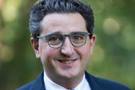 Dépôt d'espèces au guichet automatique d'une banque : le caractère abusif  de certaines mentions figurant sur le bordereau de dépôt. Par Alexandre  Peron, Legal Counsel.