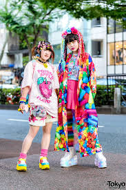 This brief guide will introduce you to the styles available in this youthful trend center. Kawaii Harajuku Street Styles Chami And Takenoko In Colorful Kawaii Decora Inspired Street Styles Harajuku Fashion Street Harajuku Outfits Japan Fashion
