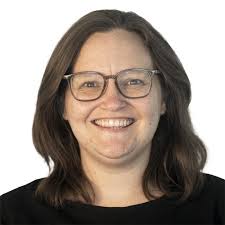 Road to Tamworth: Musos rally behind Gold Guitar winner Keily Smith