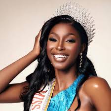 Toutes nos félicitations au trio 2021 de MISS ABOBO La Miss : Avorka  Aminata ✨ 1ere Dauphine : Oka Aya Vanessa ✨ 2eme Dauphine : Kouadio  Célestine ✨ #FansMiss