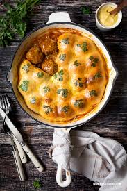 Butternut kürbis putzen/schälen, fein würfeln, in einer pfanne mit sonnenblumenöl ca. Kurbis Hackballchen Auflauf Mit Senf Fleischballchen Im Teigmantel Nicest Things