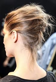 Tuto chignon tressé facile ♡ coiffure simple cheveux long pour tous les jours/pour les fetes dans ce tuto coiffure je vous montre comment realiser une belle. Trendy Hair Style Coiffure Facile Pour Les Fetes Le Chignon Tresse Idees Coiffures 7 Coiffures De Podium Faciles Pour Les Fetes Youfashion Net Leading Fashion Lifestyle Magazine