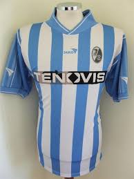 Aug 14, 2021 · anstoß beim möglicherweise entscheidenden spiel des sc freiburg ii gegen elversberg ist am samstag um 14 uhr. Sc Freiburg Ii Away Football Shirt 2001 2002