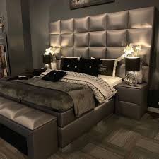 Per il massimo comfort puoi optare per le nostre testiere letto imbottite dalle linee morbide e accoglienti, elementi d'arredo intramontabili. Letto Testata Larga Contenitore Quadri Brighter Home