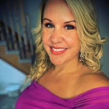 Beth Hamlet's Instagram, Twitter & Facebook