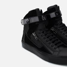 Soyez le premier à laisser votre avis sur sneakers montantes adidas originals | basket profi shoes baskets montantes red homme annuler la réponse. Baskets Montantes Metallisees A Zip Tout Voir Chaussures Homme High Top Sneakers Sneakers Mens Fashion