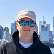 Anna Ding's Instagram, Twitter & Facebook