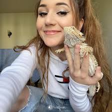 Singer Forms a Special Bond With Her Bearded Dragon Pet