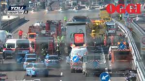 Intervenuti l'elicottero del suem e due ambulanze. Video Incidente A4 Video