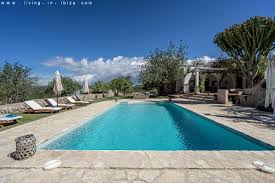 Das hotel liegt im vierten stock des gebäudes mit morgensonne, zwei schlafzimmer mit. Vermietungen Langfristig San Antonio Langzeitmiete Jahresvertrag Finca Pavesa Of Dream Komplett Renoviert In Der Gegend Von Buscastell Ibiza Blick Auf Die Bucht Von San Antonio