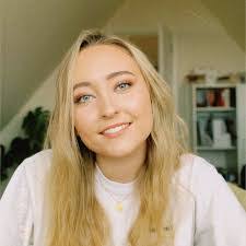 Adriana Escandon's Instagram, Twitter & Facebook