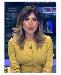 Plus că locuiesc la un etaj superior, iar acest lucru îmi oferă ocazia să admir orașul de la înălțime. Denise Rifai È™i Elena Udrea FaÈ›Äƒ In FaÈ›Äƒ La Emisiunea 40 De IntrebÄƒri De Pe Kanal D Galerie Foto Galerie Foto Stiri Vedete Si Evenimente Viva Ro
