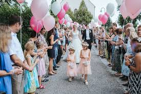 Hochzeit ballonflugkarten mit glückwünschen versehen, frankieren & adressieren an luftballons gen himmel steigen lassen. Nachhaltige Alternativen Zu Luftballons Und Himmelslaternen