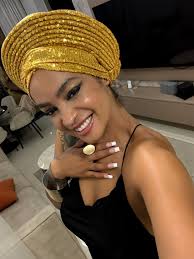 Cansada pero ready para seguir brillando✨ Lo sé porque OSHUN me está  cuidando 🌻