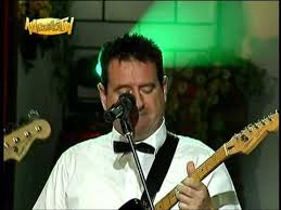 Poslechněte si album mindenki link (dáridó 2.) od lagzi lajcsi na deezeru. A N T Zenekar Muzsikatv Darido Lagzi Lajcsi Nal A Boldogsagtol Ordit