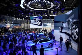 Crowds At The Beijing Auto Show Signal China S Spenders Are Back The New York Times