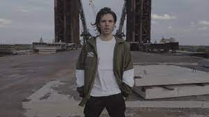 Скачивай и слушай orelsan basique и orelsan basique французские песни 2017 на zvooq.online! Le Clip Du Jour Orelsan Annonce Son Nouvel Album Avec Basique Un Clip Incroyable Realise Par Greg Lio