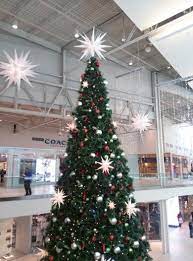 Christmas Tree At Jersey Gardens Mall In Nj Garden Mall Interior Design Living Room Interior Design Trends