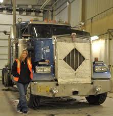 Kelly runs between fairbanks and the oil fields around prudhoe bay on alaska's northern shore. Lisa Ice Road Trucker Dies From The Vp Of Sales For The Lights I Used About Cold Weather Ice Road Truckers Lisa Lisa Kelly Trucker Lisa Kelly