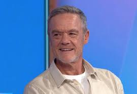 Strictly star Stefan Dennis gives away MAJOR spoiler about Neighbours' last  ever episode