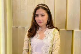 Jun 19, 2021 · prilly latuconsina mengatakan i love you silly adalah proyek yang sangat personal untuknya. Irzan Faiq 7 Pria Ini Pernah Dekat Sama Prilly Latuconsina