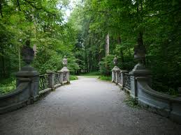 Brucke In Der Parkanlage Von Schloss Nymphenburg Schloss Nymphenburg Munchen Bayern Hofgarten