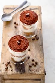 Come prima cosa per preparare il tiramisù senza uova occupatevi della creama: Tiramisu Con Crema Al Mascarpone Senza Uova La Ricetta Su Sweet Pic