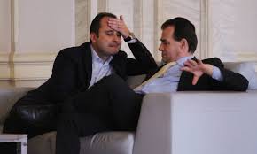 Moderatorul de televiziune rareș bogdan. Lista Pnl Pentru Europarlamentare A Fost ValidatÄƒ Primii Trei Rares Bogdan Mircea Hava Siegfried Muresan Cursdeguvernare Ro Cursdeguvernare Ro
