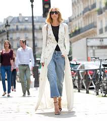 Hier findet ihr aktuelle fashion news, outfit inspirationen und jede menge style hacks. 15 Famous Fashion Bloggers You Should Follow This Year