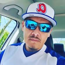 A jeweler named Slater Jones from Alabama lost his right eye to illness but  refused to hide it behind a regular prosthetic. Instead, he made history by  embedding a 2-carat diamond in