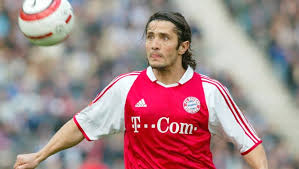 Vainqueur ligue des champions 2001 @fcbayern.formé aux @girondins. Former Bayern Munich Full Back Bixente Lizarazu Reveals How Close He Came To Man Utd Move 90min