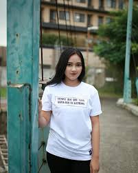 Berikut ini merupakan koleksi gambar pocong kartun dengan format png atau tanpa backround. Pin Oleh Anto Di Women S Fashion Wanita Kecantikan Gadis Imut